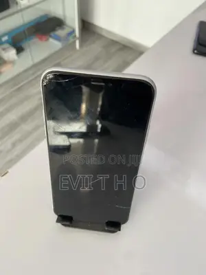 Apple iPhone XR 64 GB White