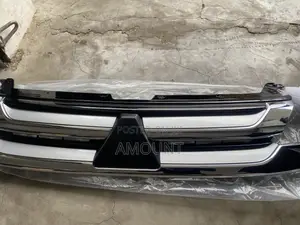 Mitsubishi Outlander 2015 Top Grille