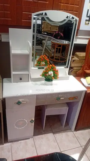Authentic Dresser