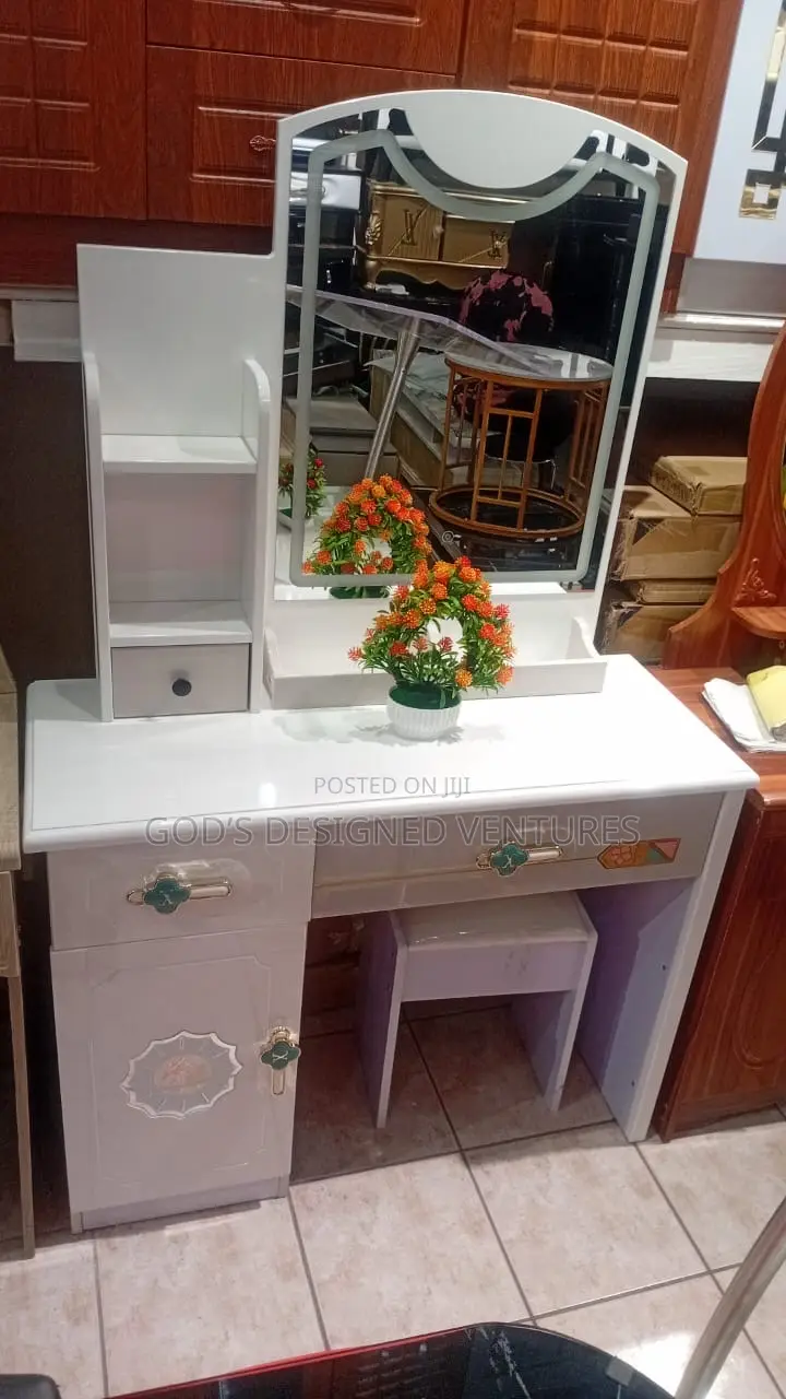 Authentic Dresser