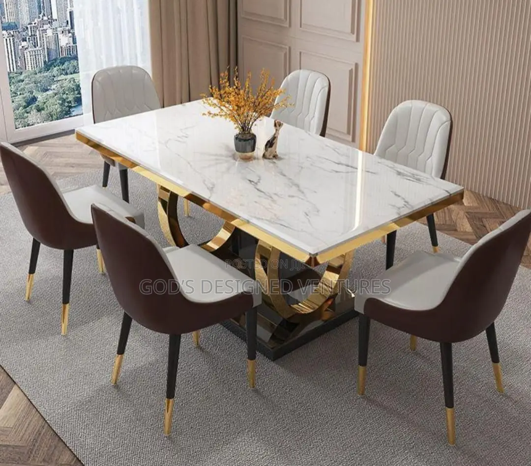 Nice Looking 6 Seater Dining Set