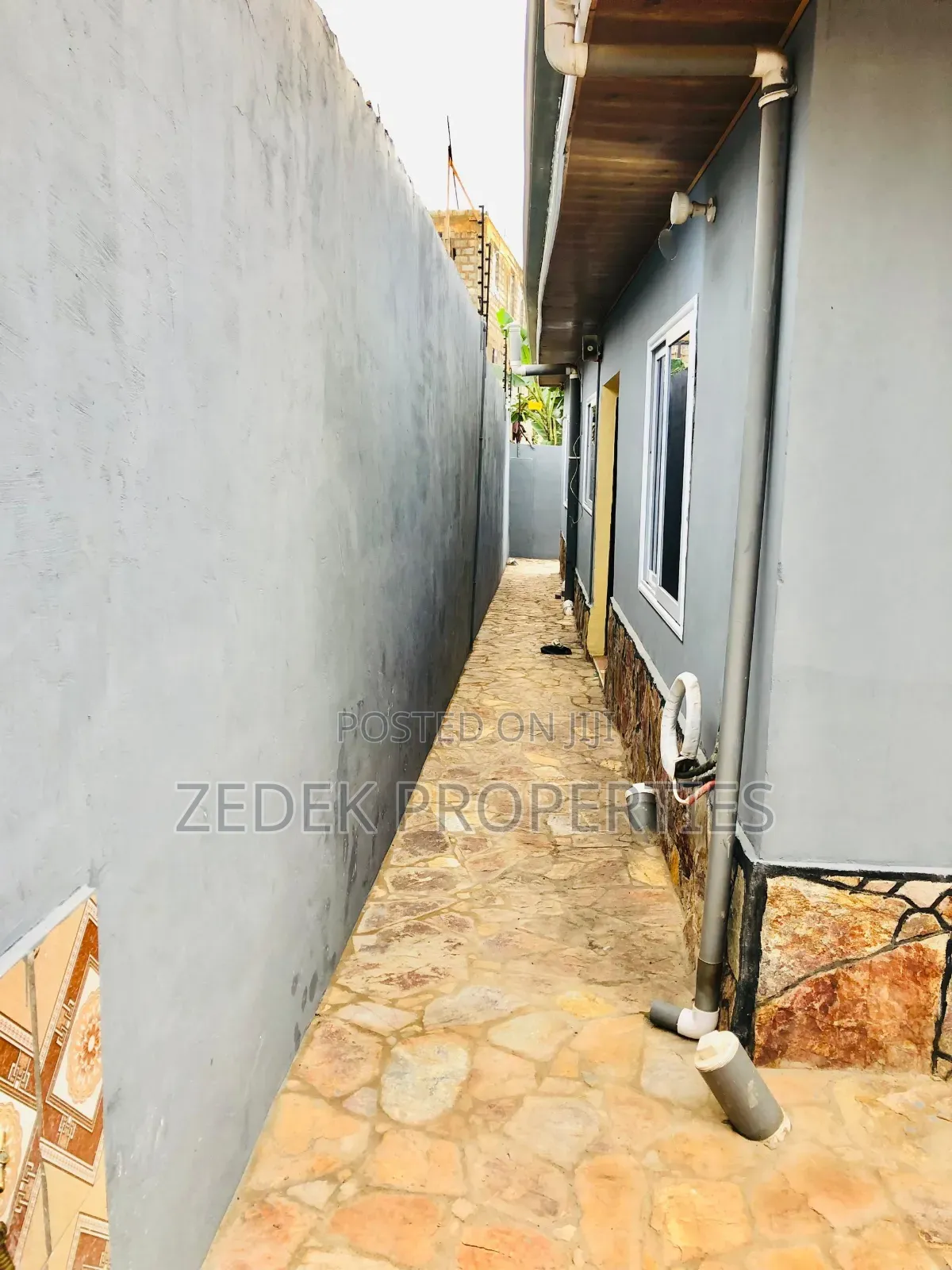 3bdrm House in Kwabenya, Ashomang Estate for rent