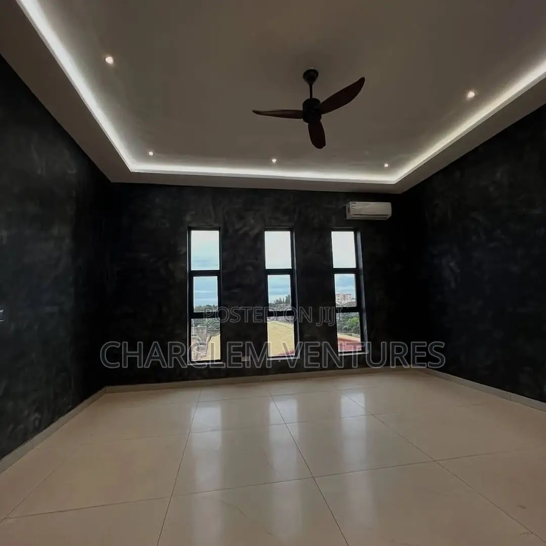 5bdrm House in Charclem Ventures, Accra Metropolitan for sale
