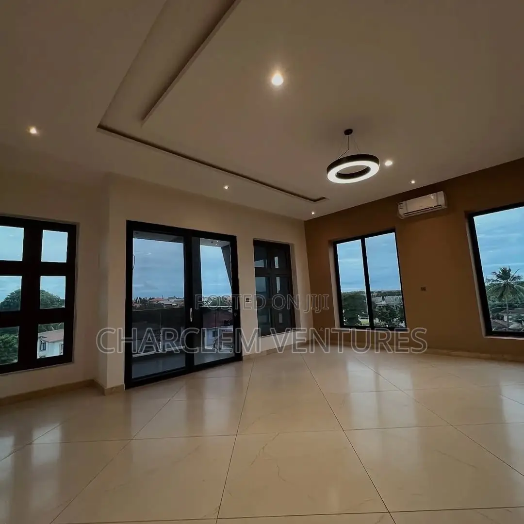 5bdrm House in Charclem Ventures, Accra Metropolitan for sale