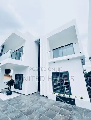 6bdrm House in Achimota for sale