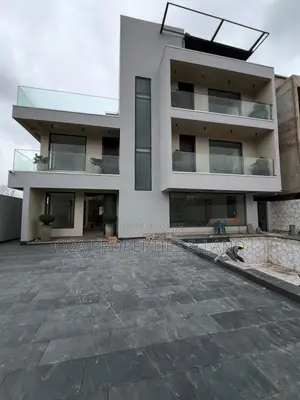 5bdrm House in Adjiringanor, Ability for sale