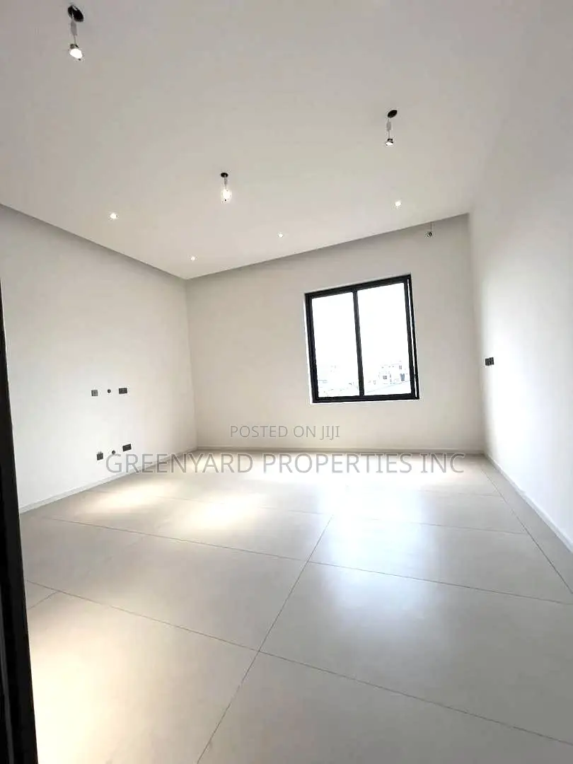5bdrm Mansion in Cantonments for sale
