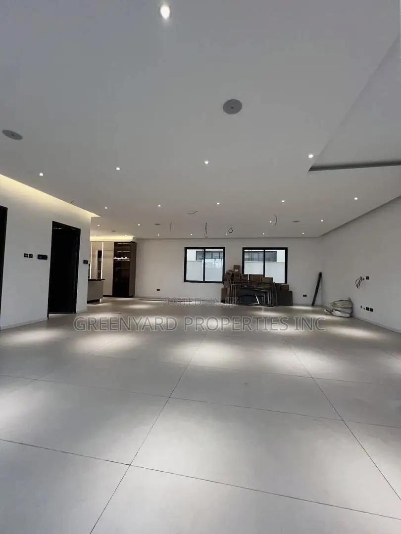 5bdrm Mansion in Cantonments for sale