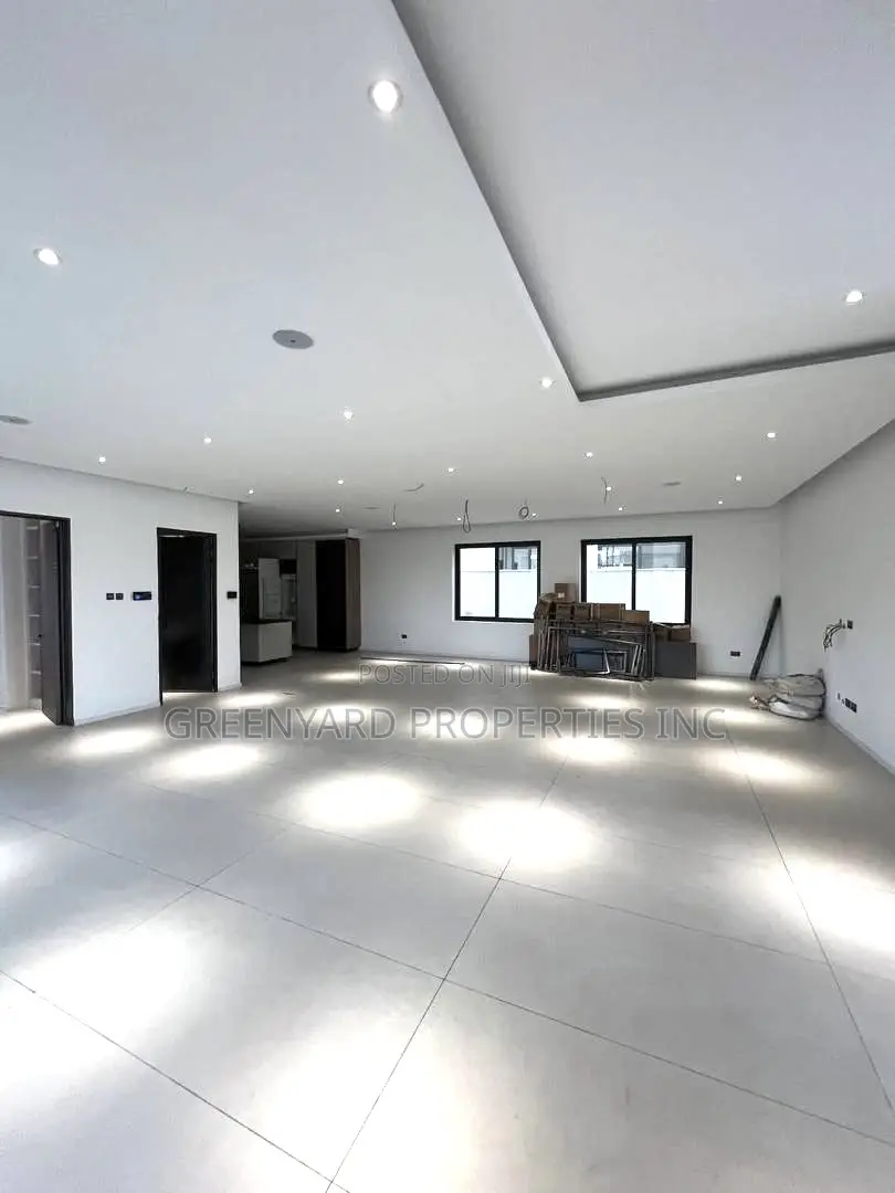5bdrm Mansion in Cantonments for sale