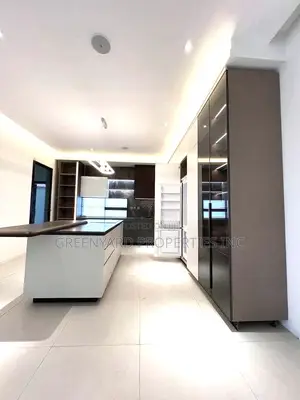 5bdrm Mansion in Cantonments for sale