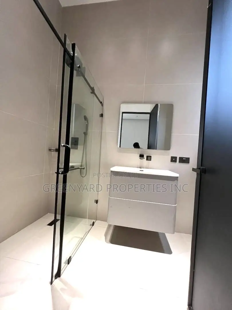 5bdrm Mansion in Cantonments for sale