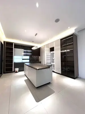 5bdrm Mansion in Cantonments for sale
