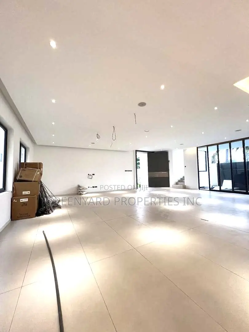 5bdrm Mansion in Cantonments for sale