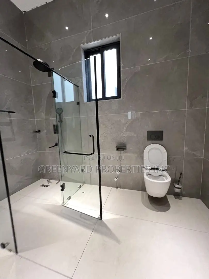 5bdrm Mansion in Cantonments for sale