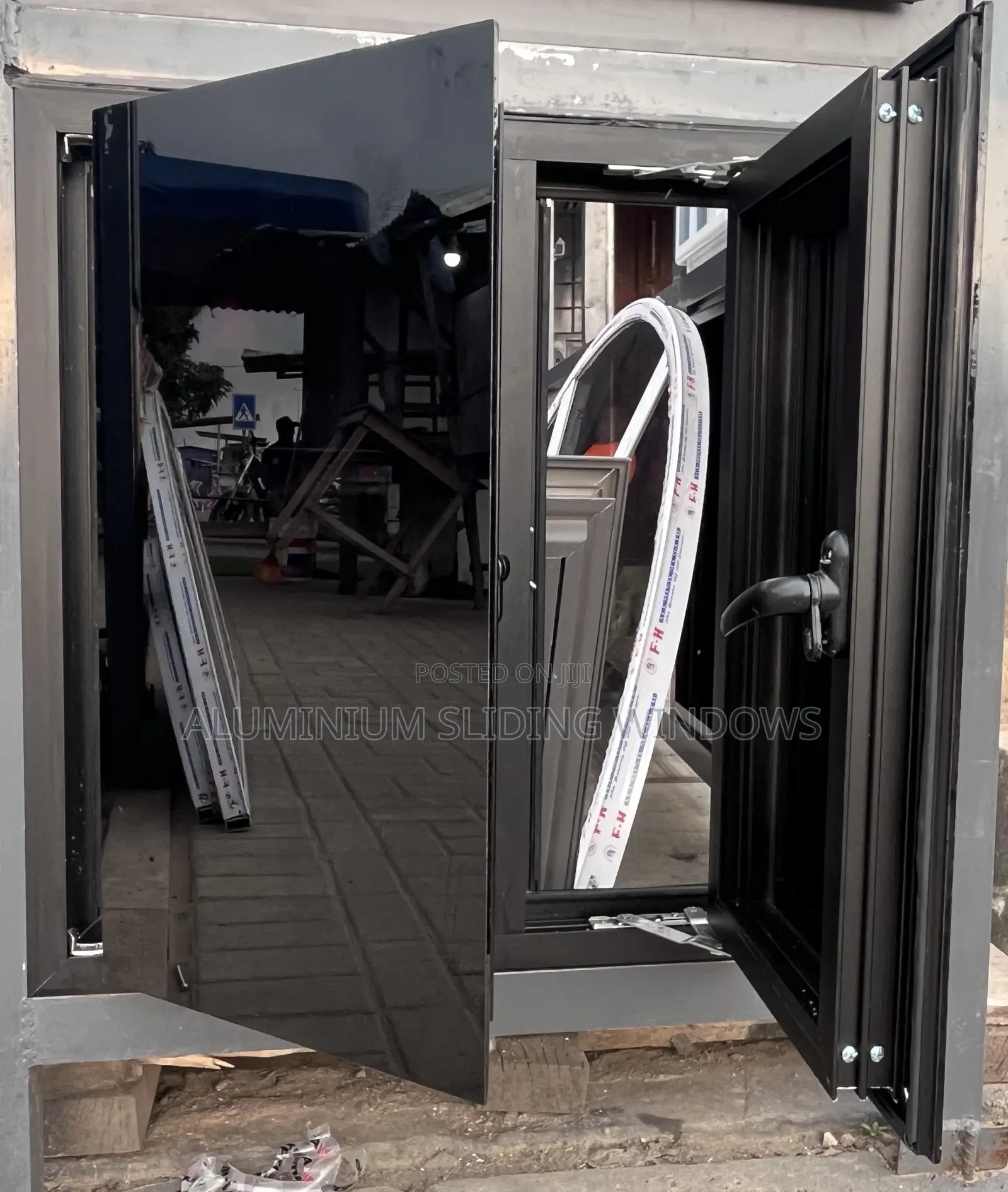 Frameless Casement Window