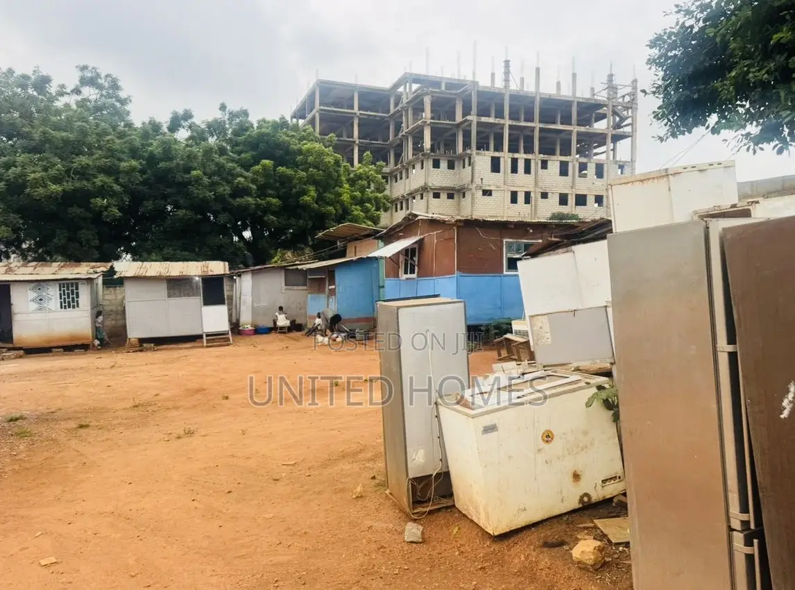 Tantra Anaeji 1and Half Plot for Sale