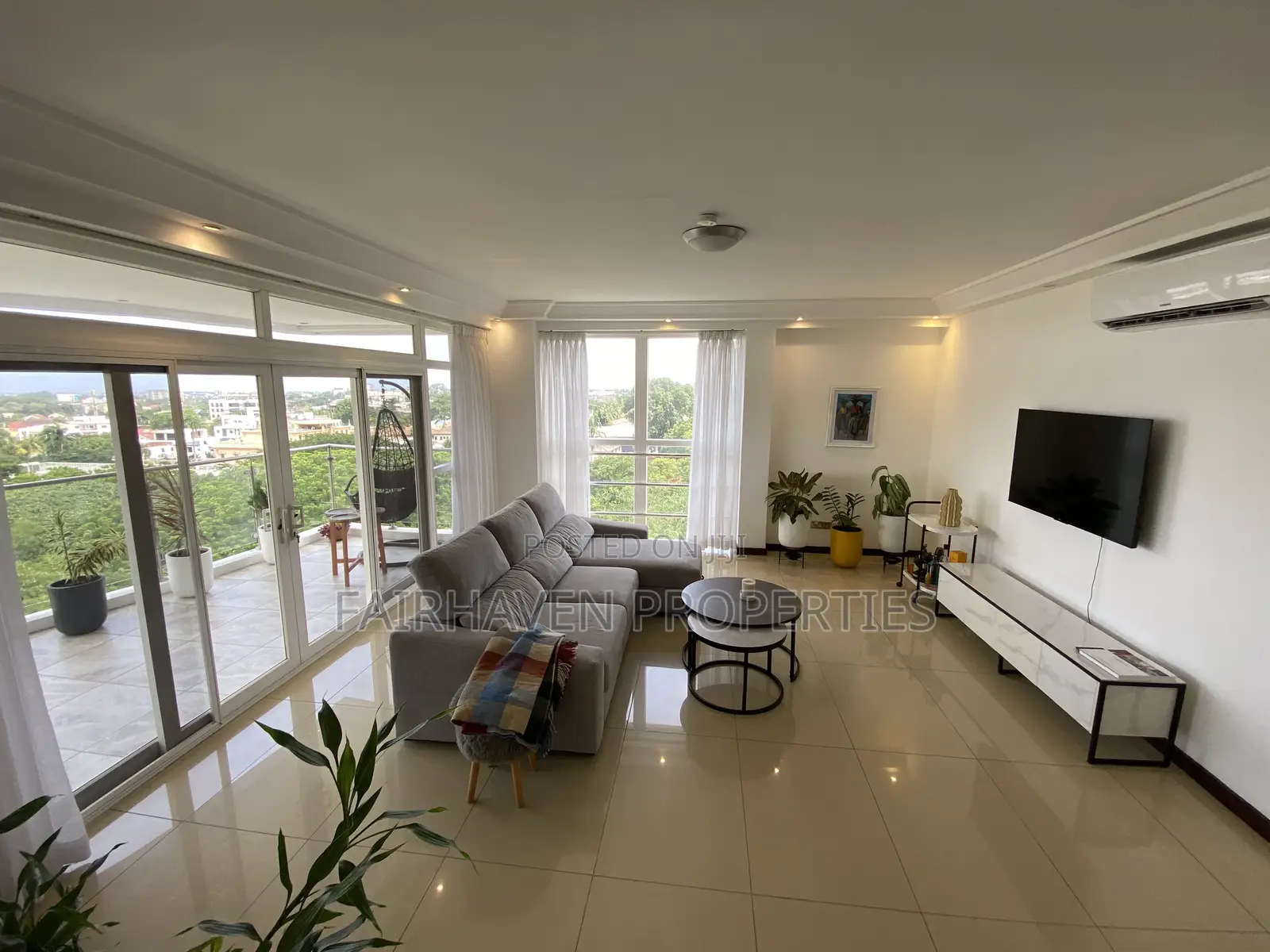 Fully Furnished 3 Bedrooms Apartment for Rent