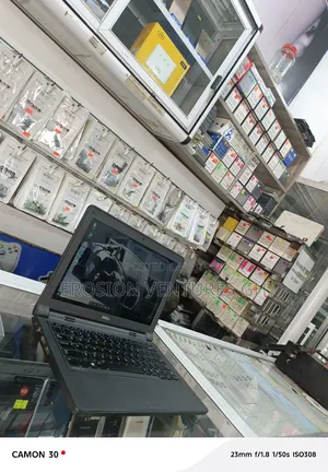 Laptop Dell Latitude 3320 4GB Intel HDD 500GB