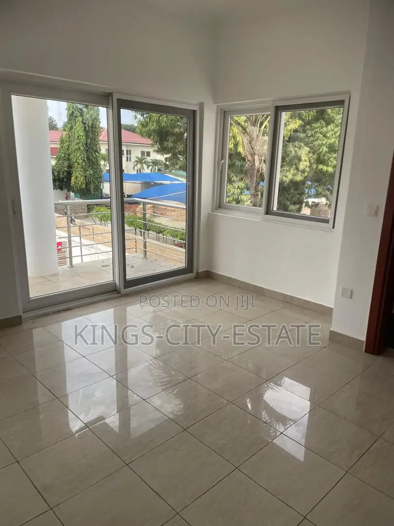3bdrm House in Airport Residential for rent