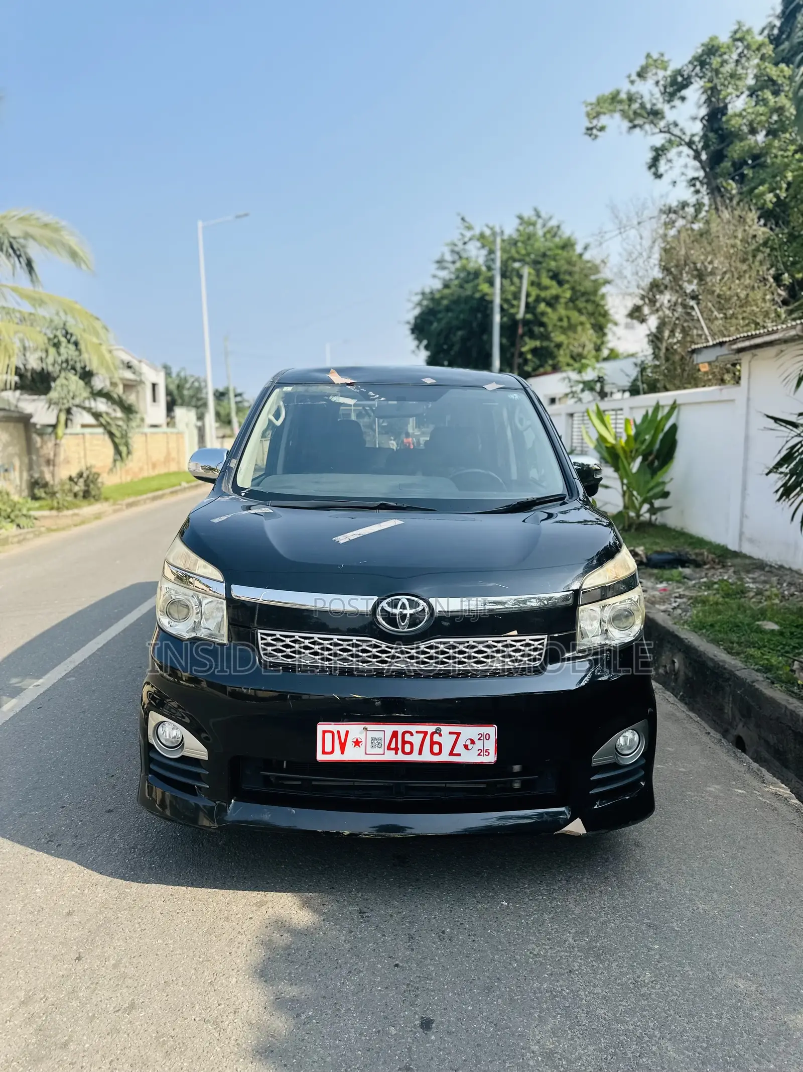 Toyota Voxy 2013 Black