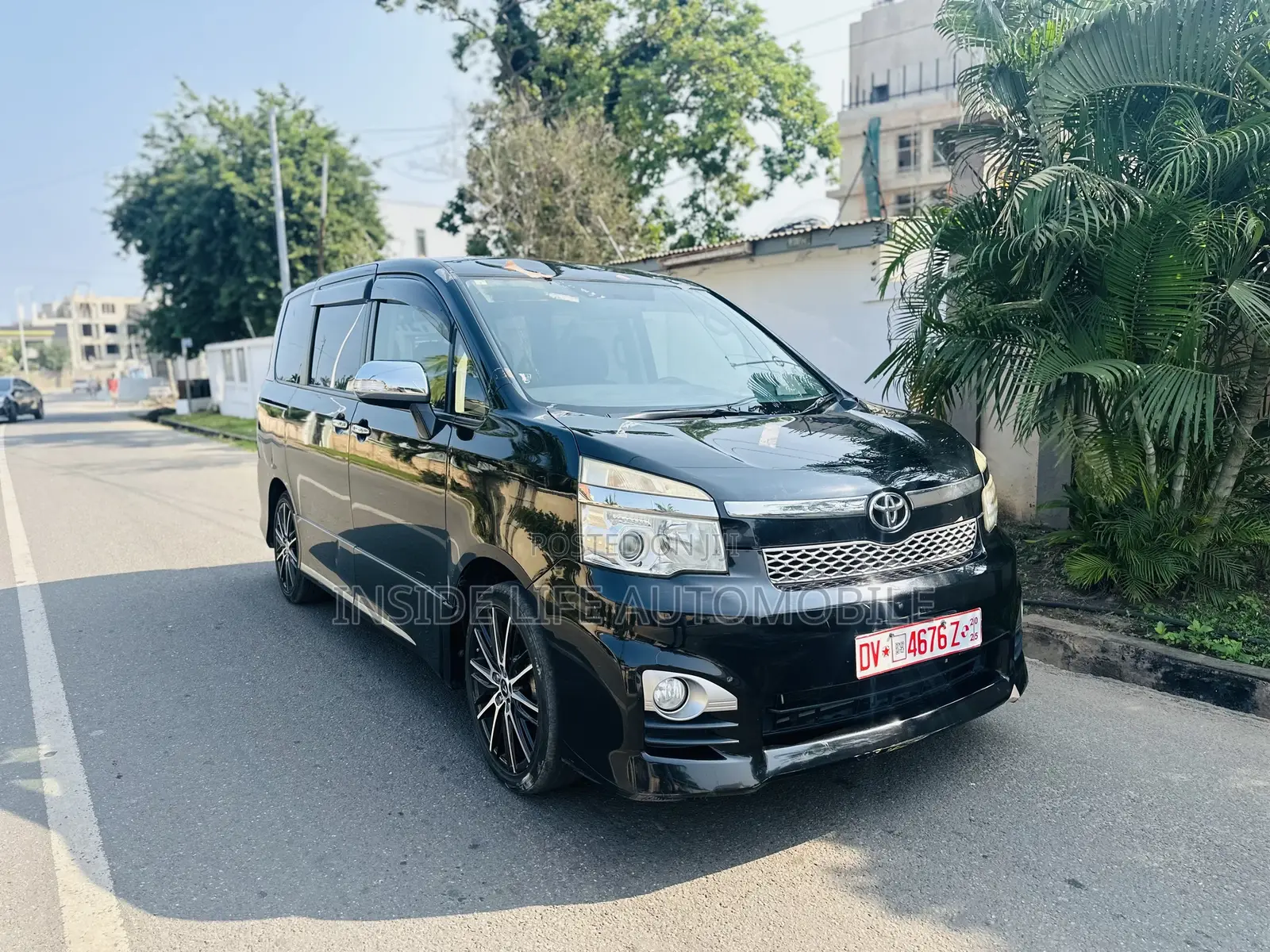 Toyota Voxy 2013 Black