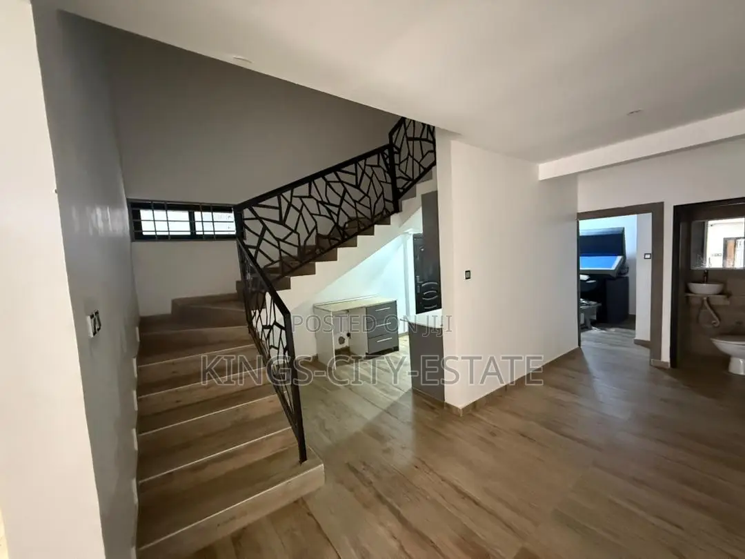 3bdrm House in Ashongman Estate for sale