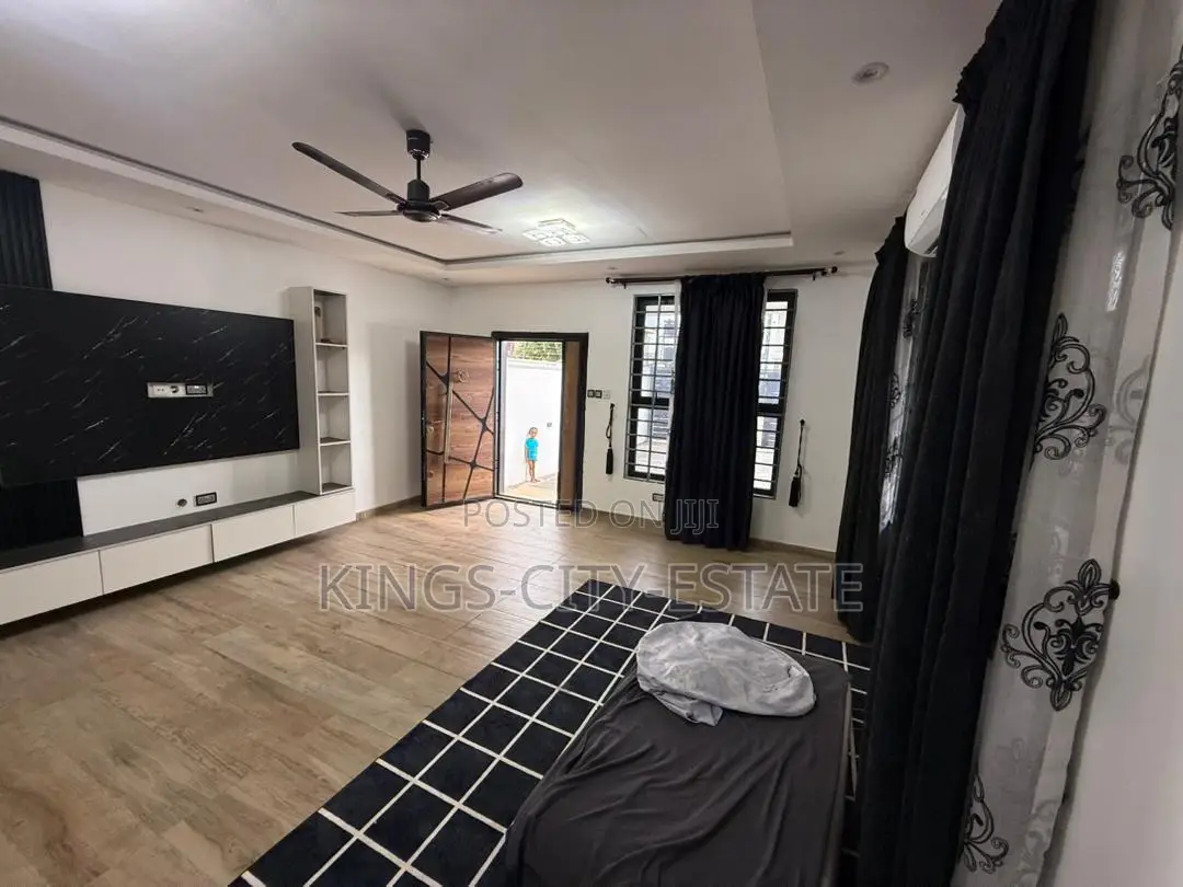 3bdrm House in Ashongman Estate for sale