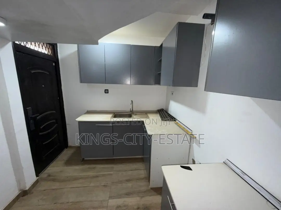 3bdrm House in Ashongman Estate for sale