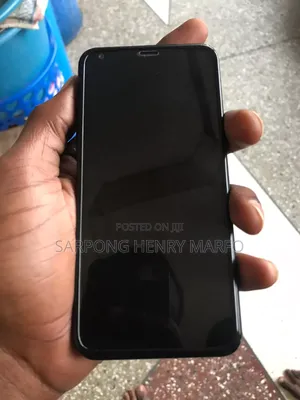 LG Q7 32 GB Black
