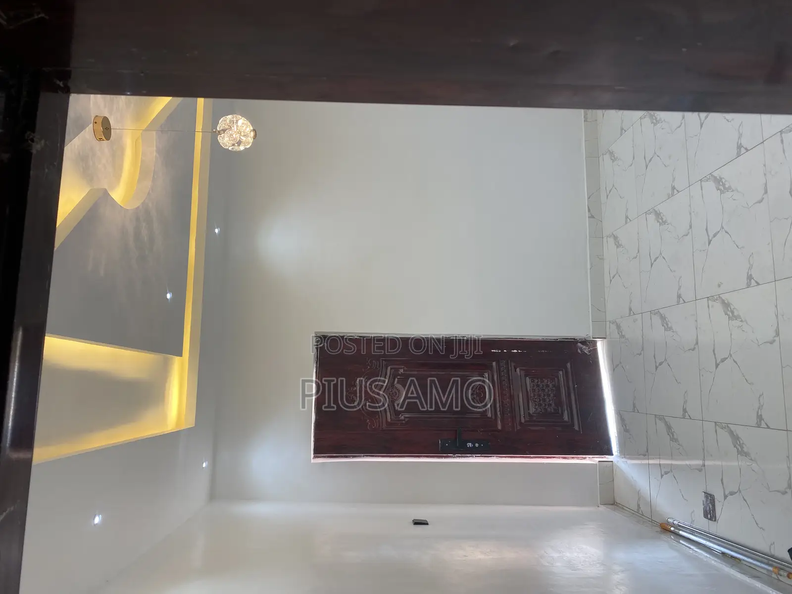 Executive One Bedroom Self Contained With Installed Ac