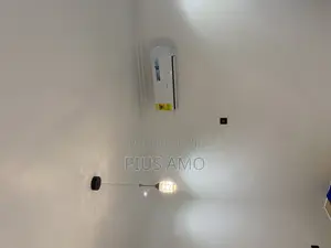 Executive One Bedroom Self Contained With Installed Ac