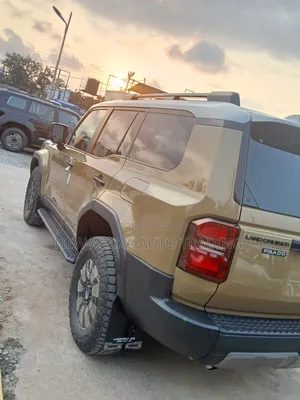 New Toyota Land Cruiser Prado 2.8 2025 Yellow