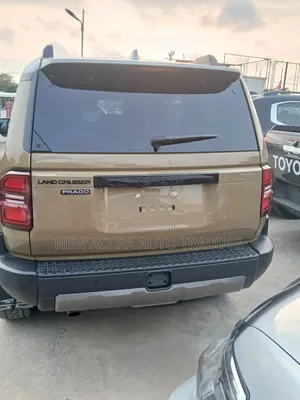 New Toyota Land Cruiser Prado 2.8 2025 Yellow