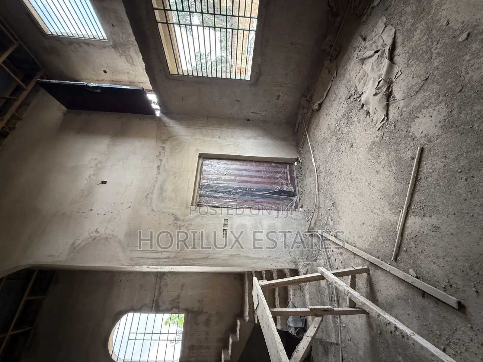 4bdrm Duplex in Amasaman Dobro for sale