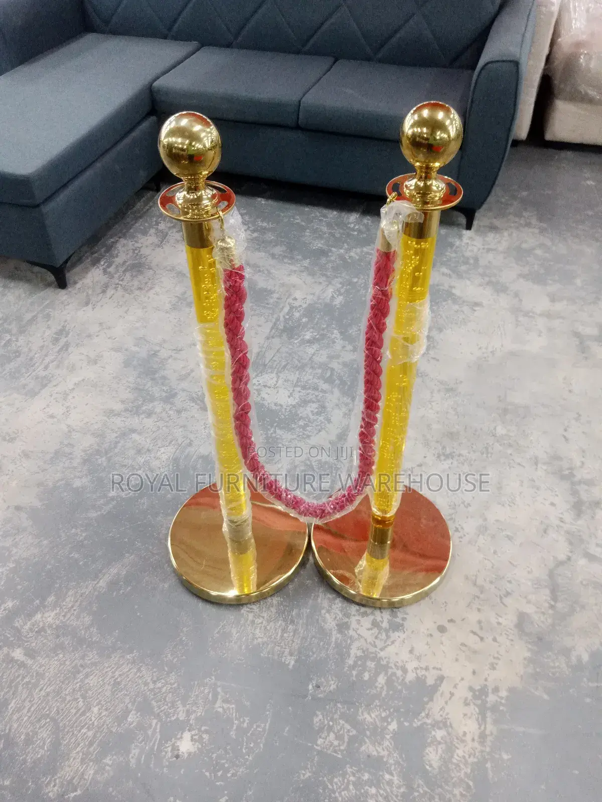 A Pair of Crystal Glass Barricade for Multi-Purpose Functions