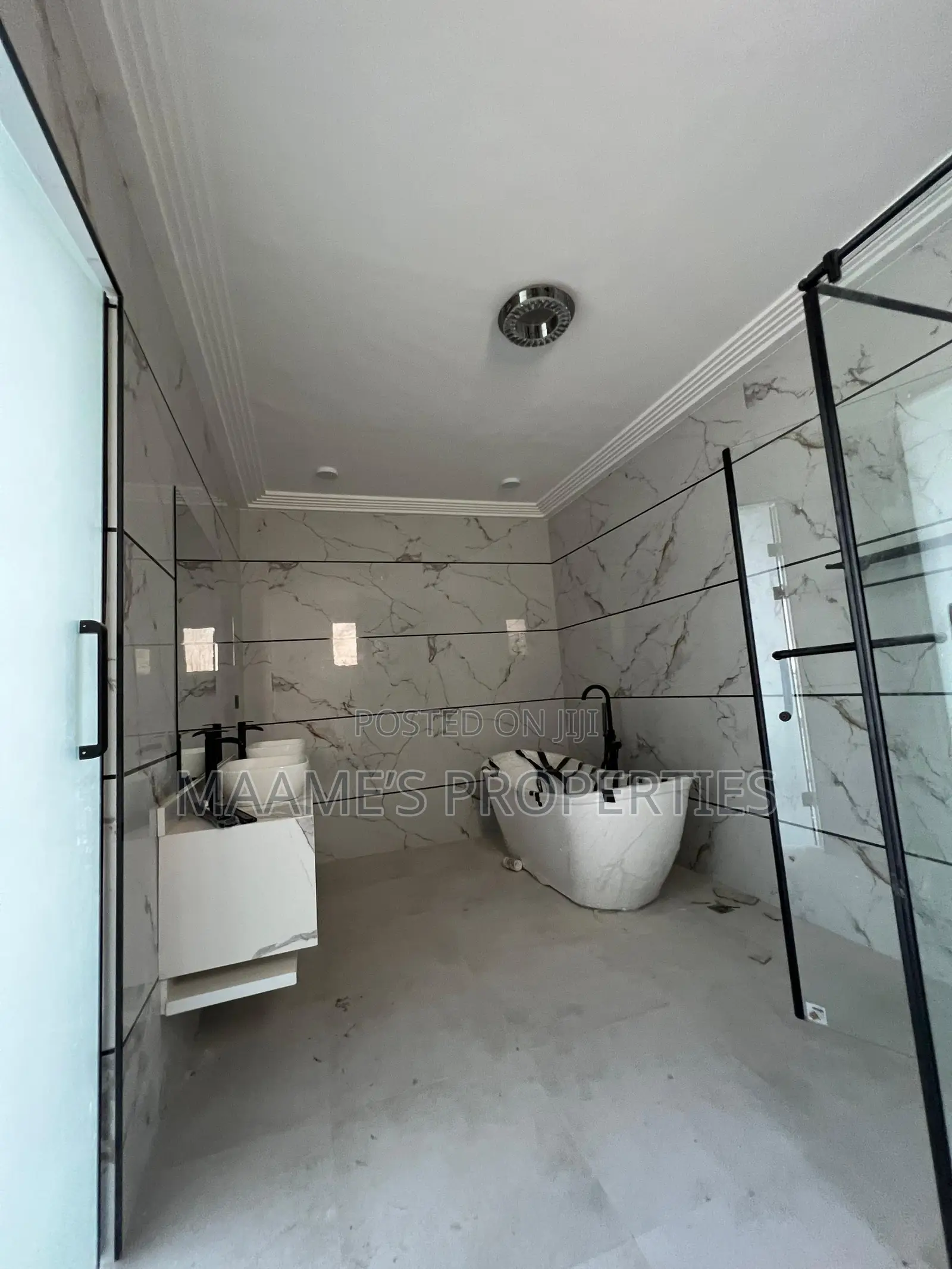 4bdrm Duplex in East Legon for sale
