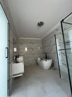 4bdrm Duplex in East Legon for sale