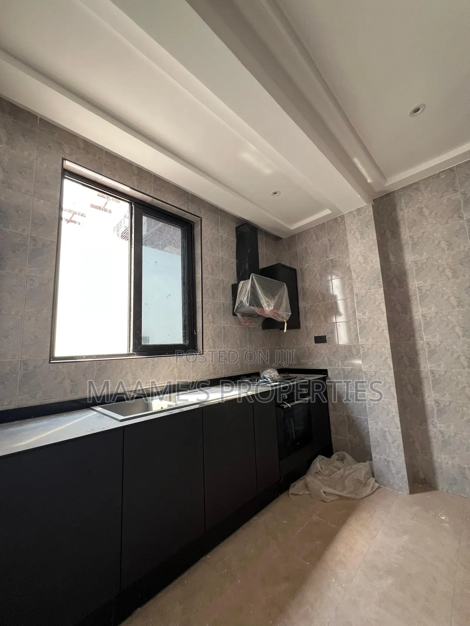 4bdrm Duplex in East Legon for sale