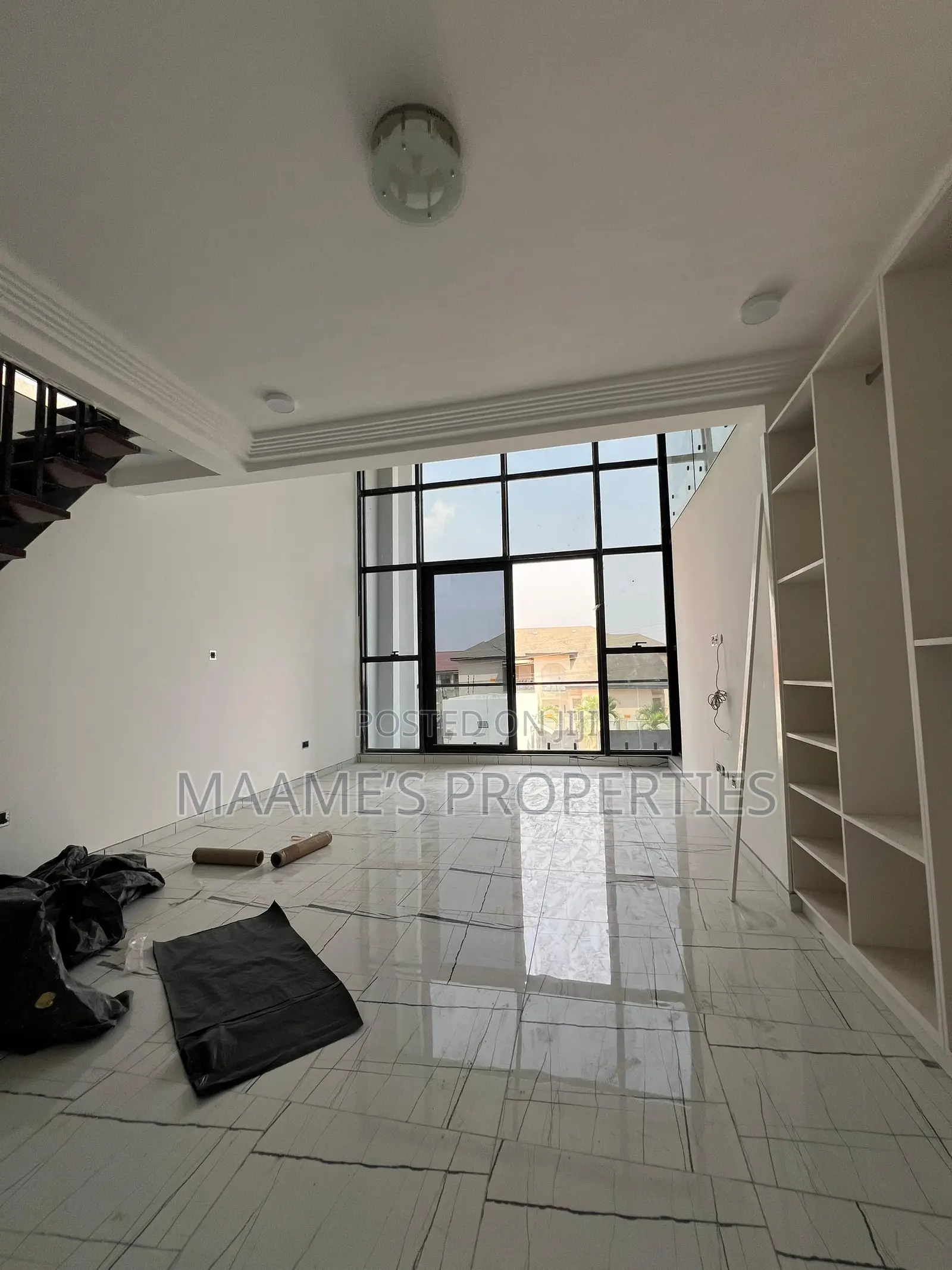 4bdrm Duplex in East Legon for sale