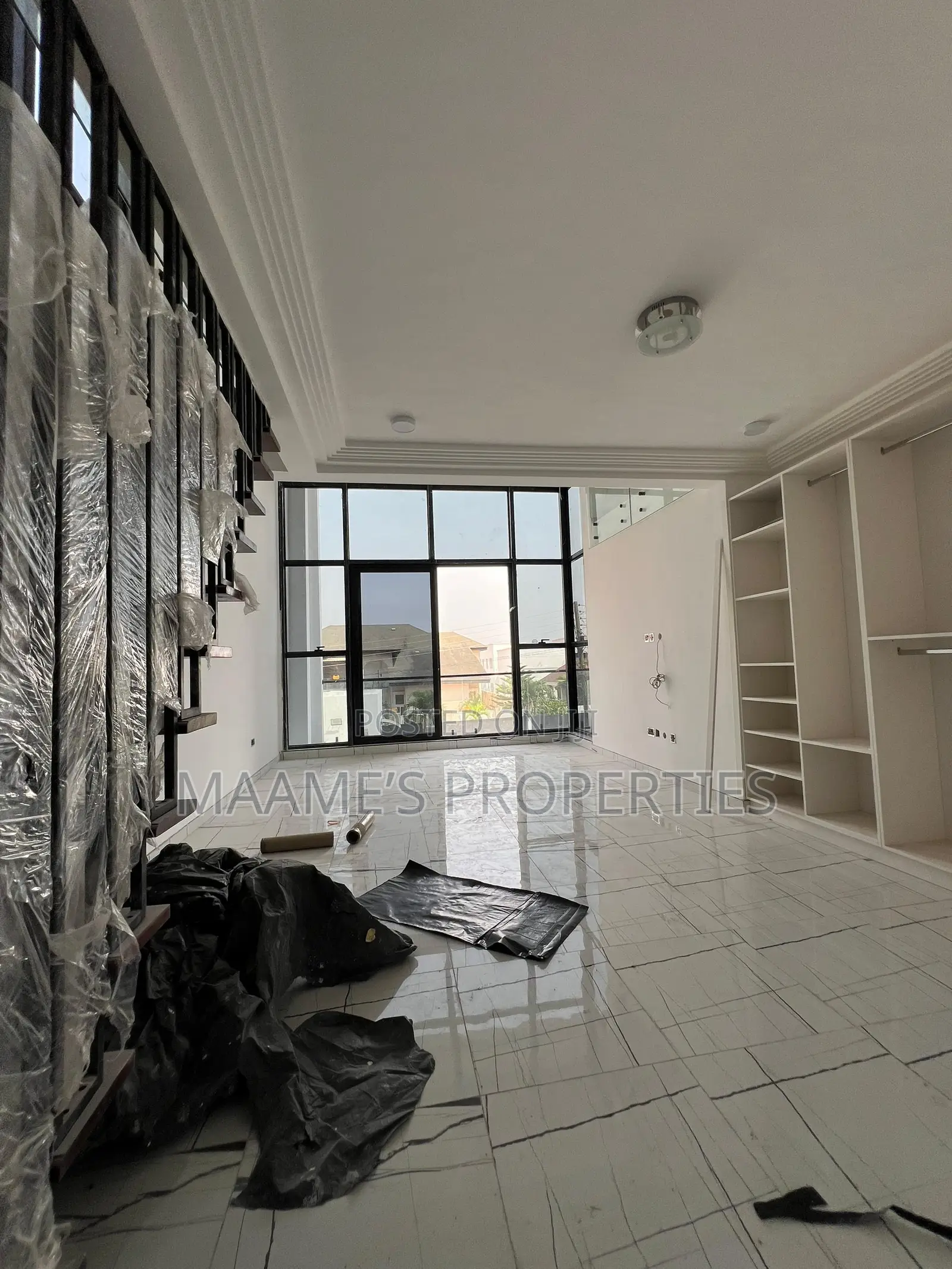 4bdrm Duplex in East Legon for sale