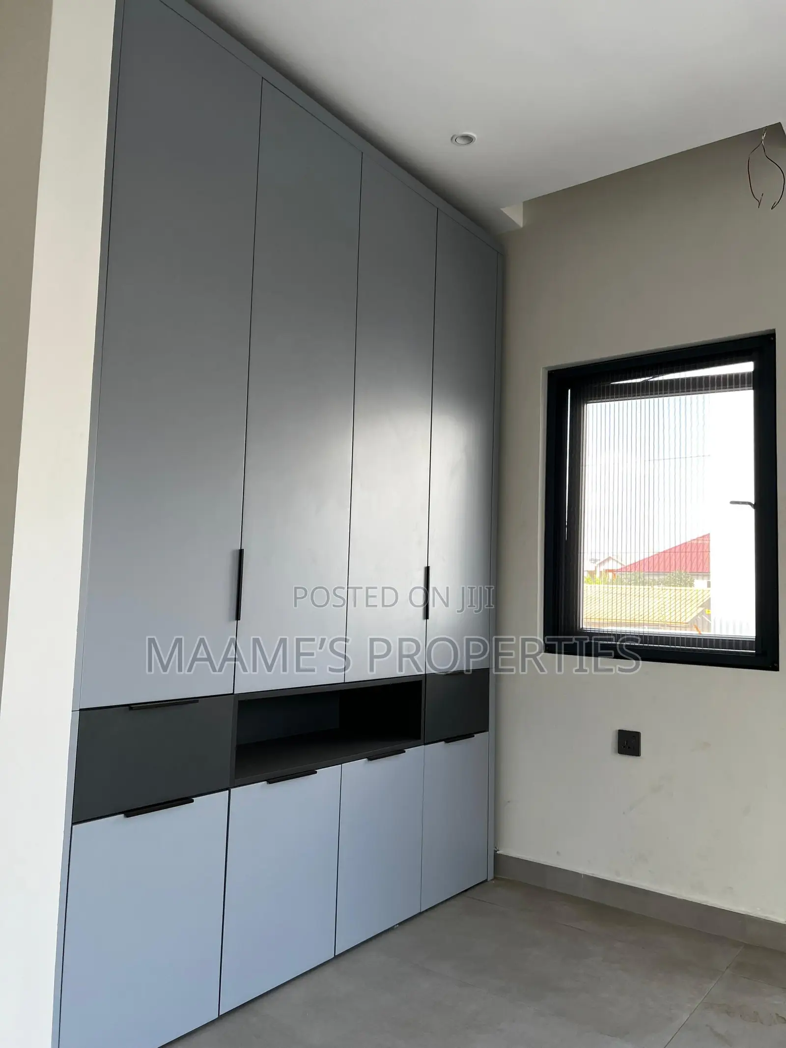 4bdrm Duplex in East Legon for sale