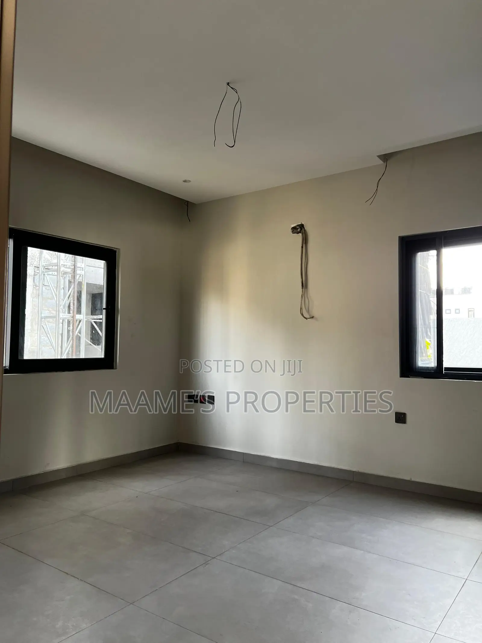 4bdrm Duplex in East Legon for sale