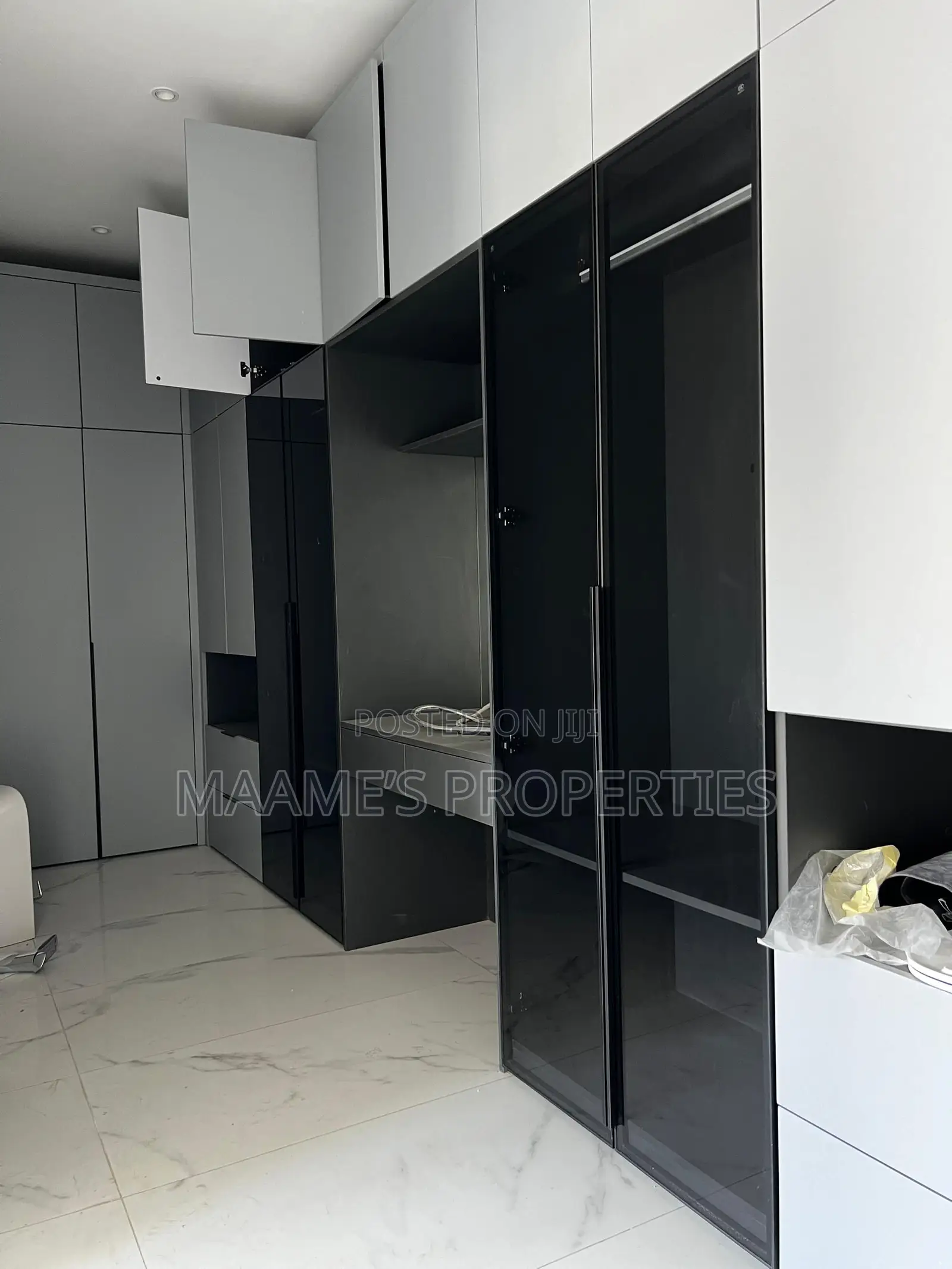 4bdrm Duplex in East Legon for sale