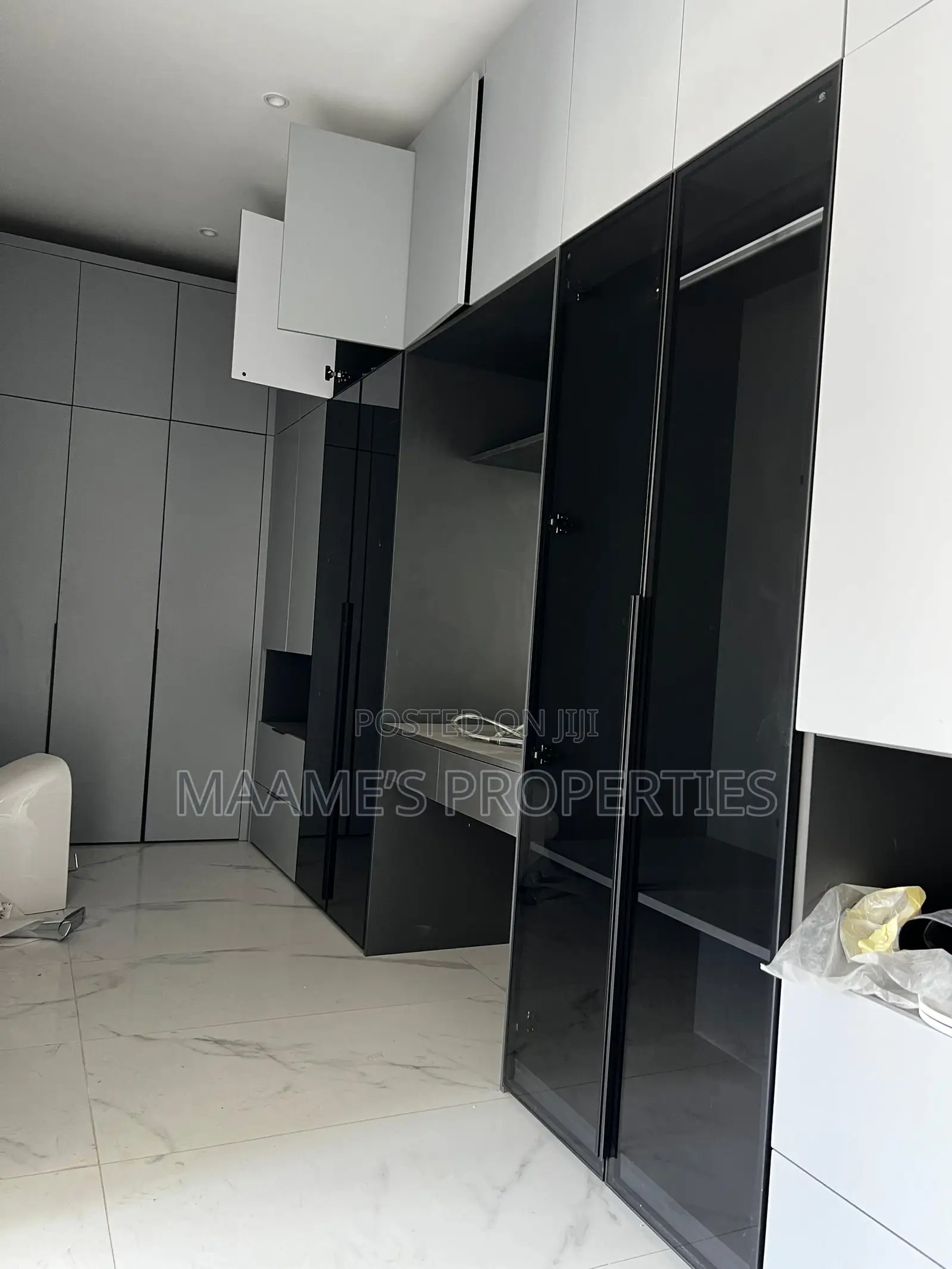 4bdrm Duplex in East Legon for sale