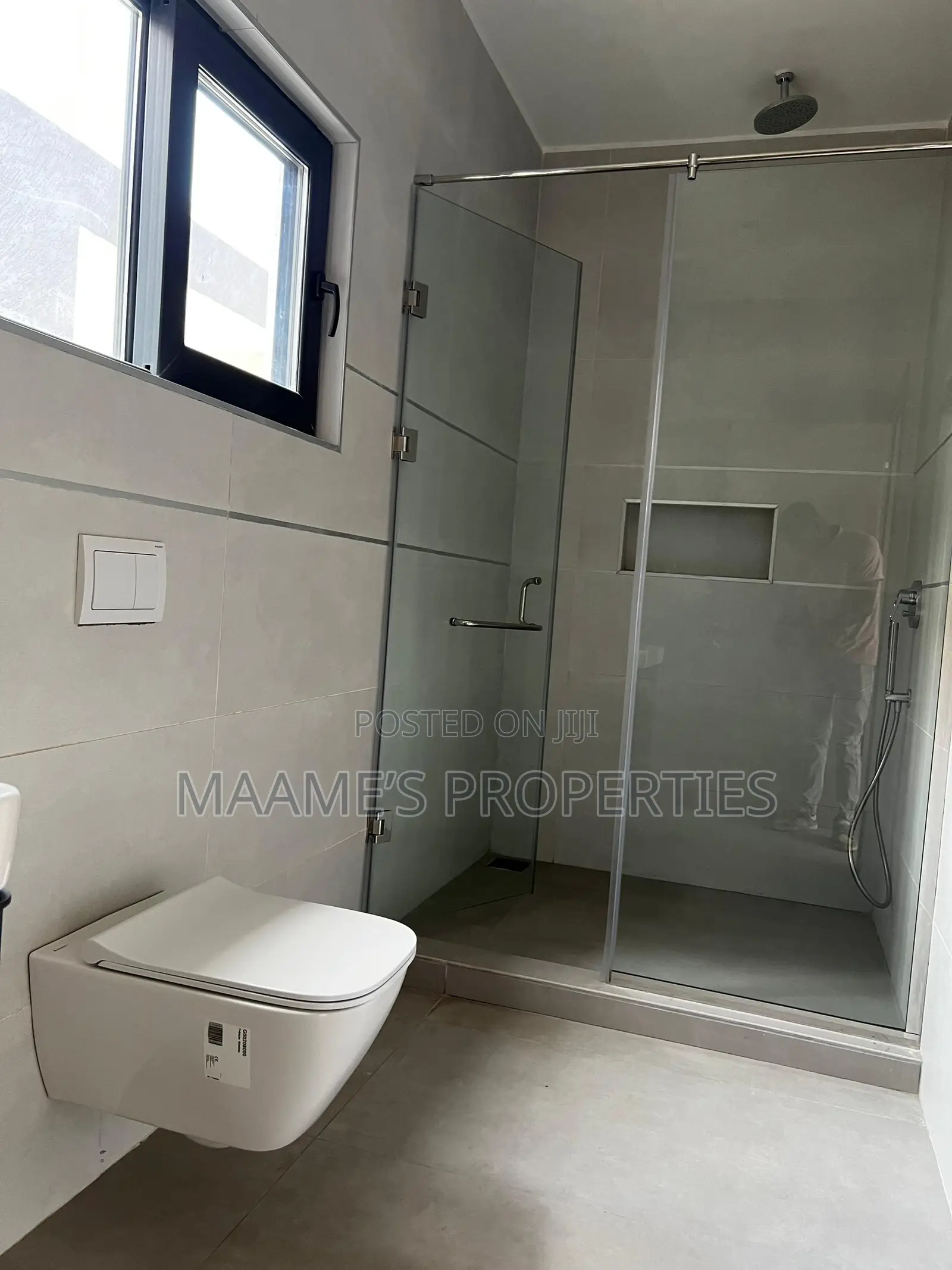 4bdrm Duplex in East Legon for sale