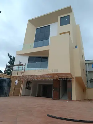 5bdrm Duplex in Dzorwulu for sale