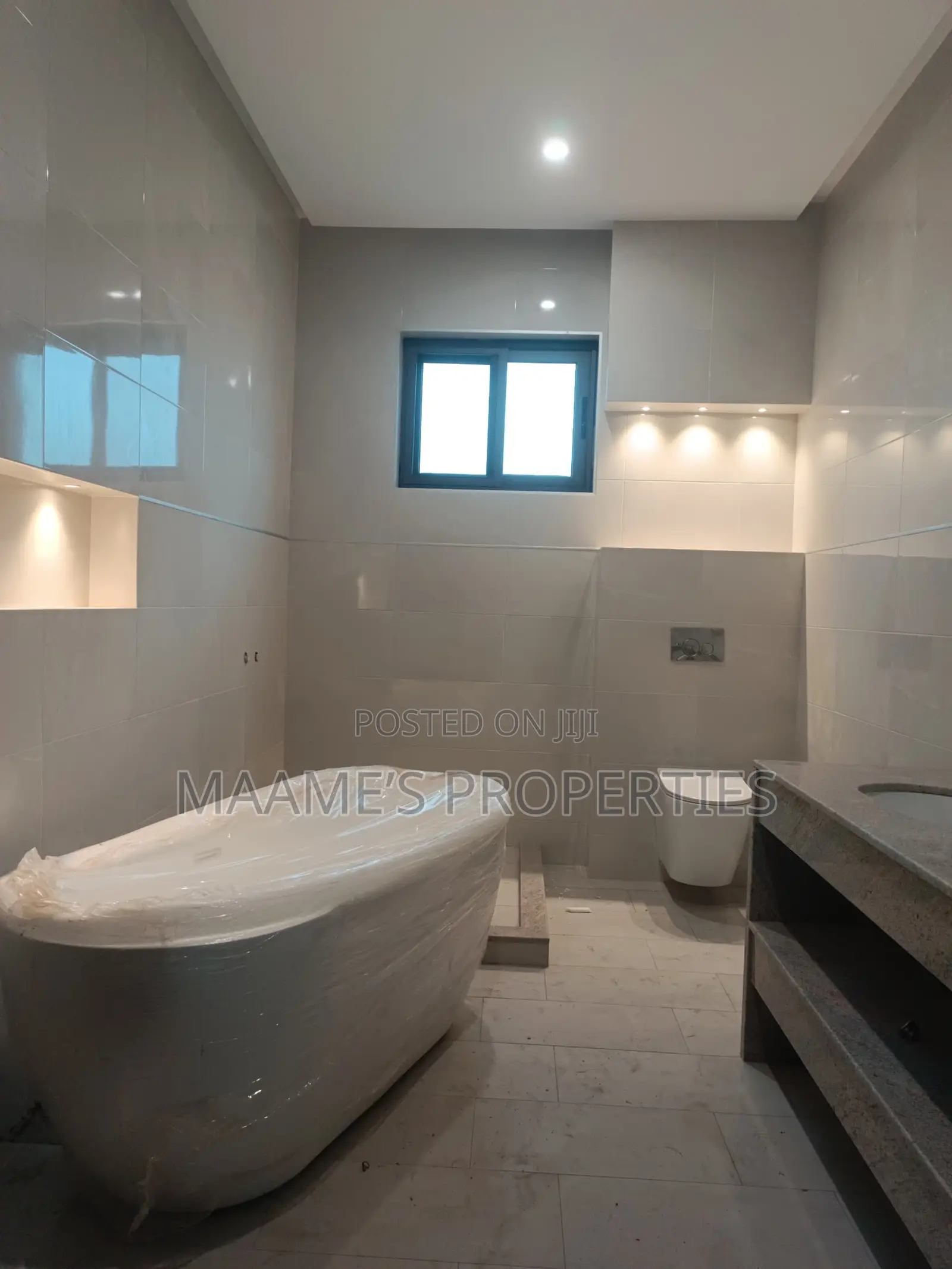 5bdrm Duplex in Dzorwulu for sale
