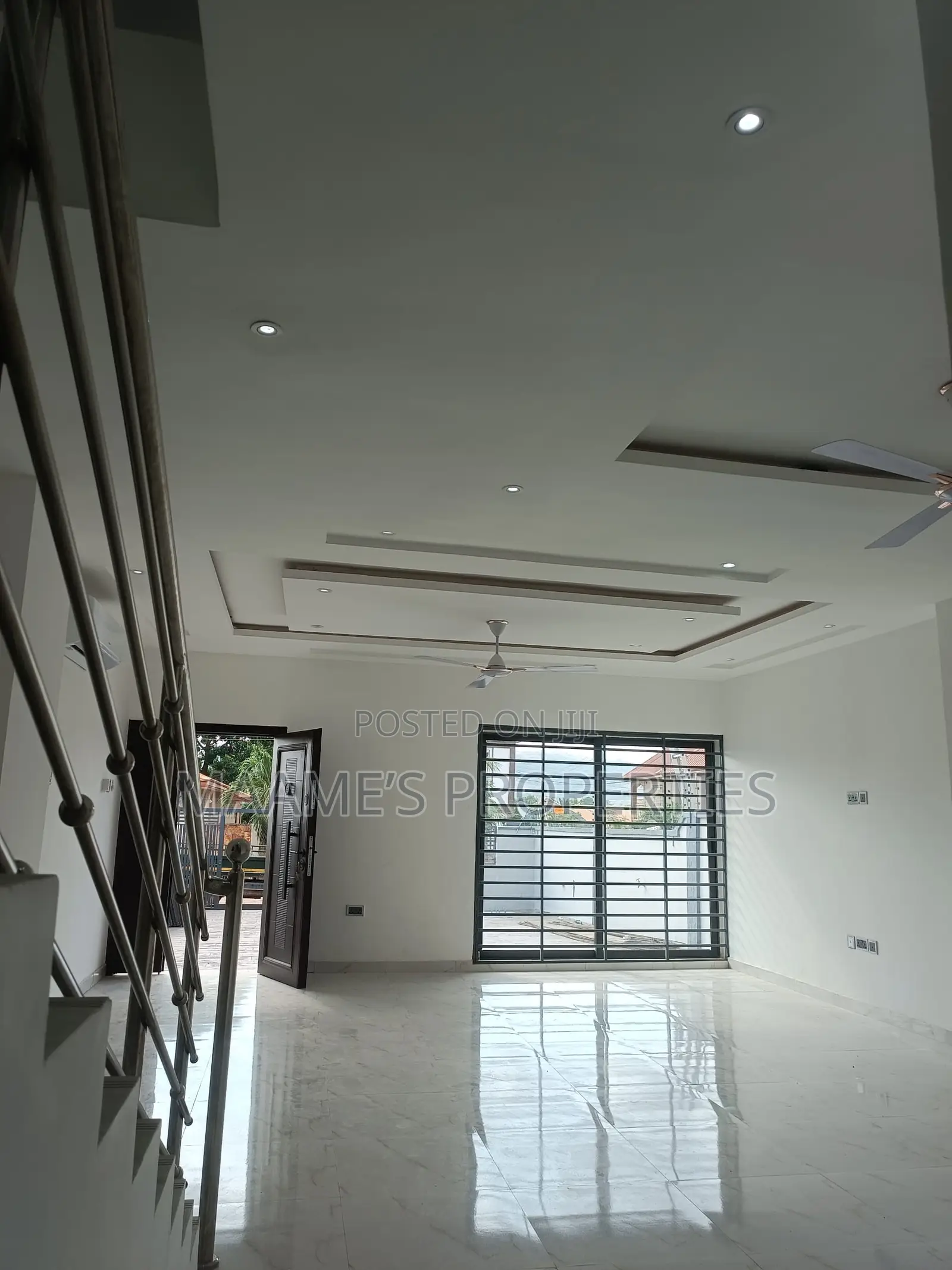 3bdrm Duplex in Oyarifa for sale