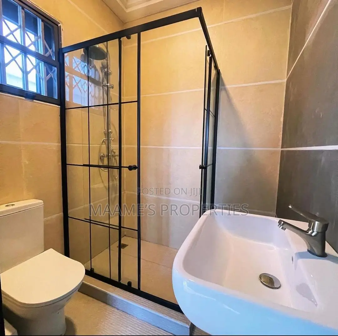 4bdrm Townhouse/Terrace in Spintex for sale