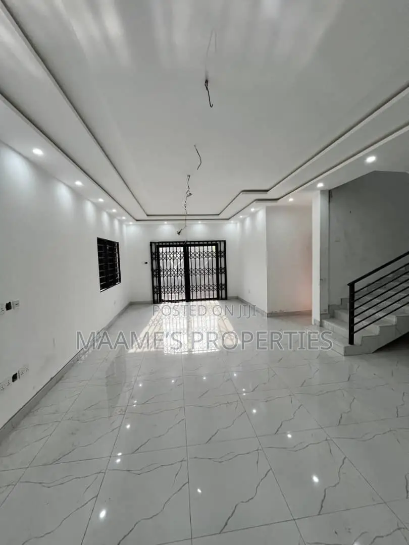 4bdrm Duplex in Pokuase for sale